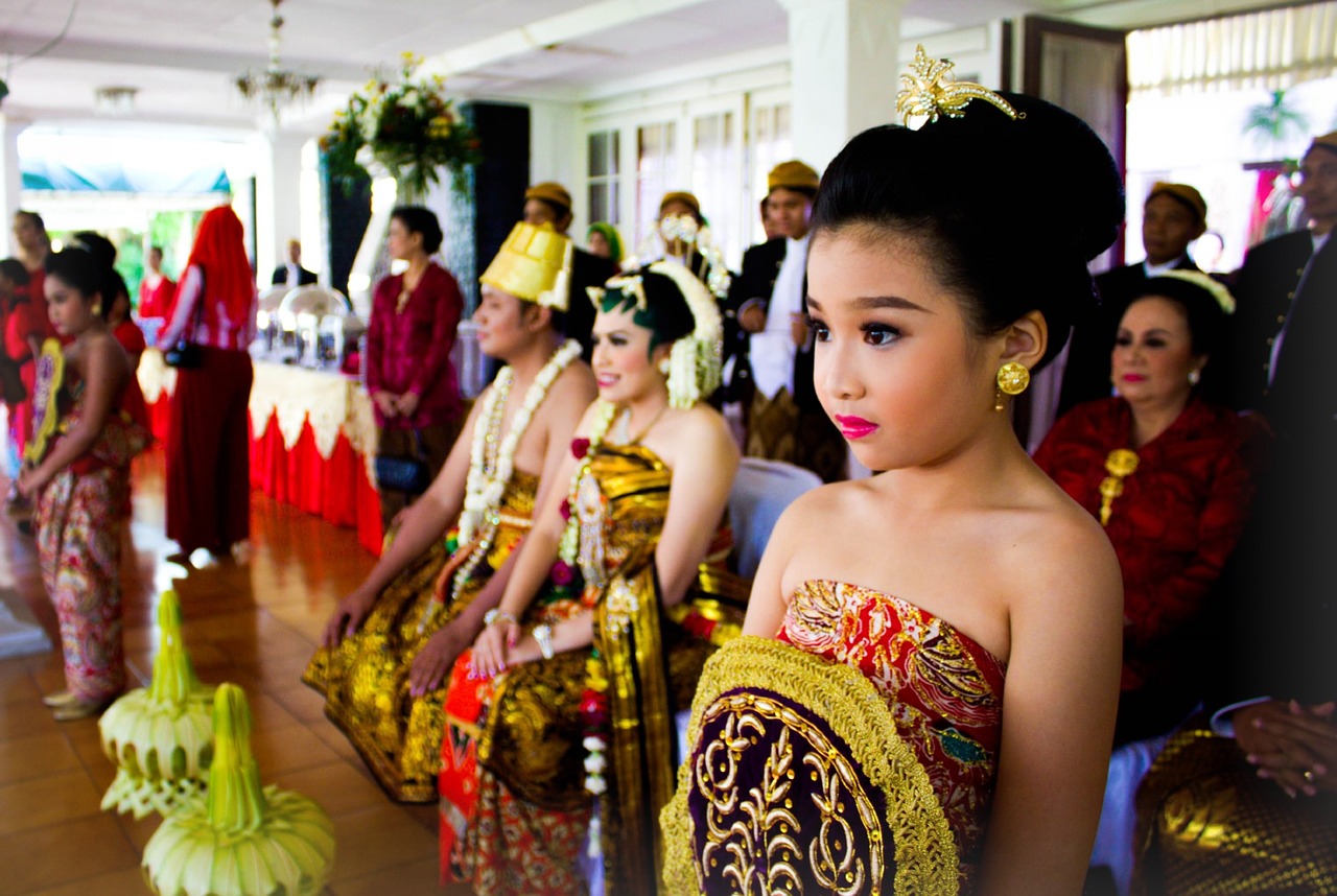 Different Culture Weddings - What To Wear - WeddingsAbroad.com